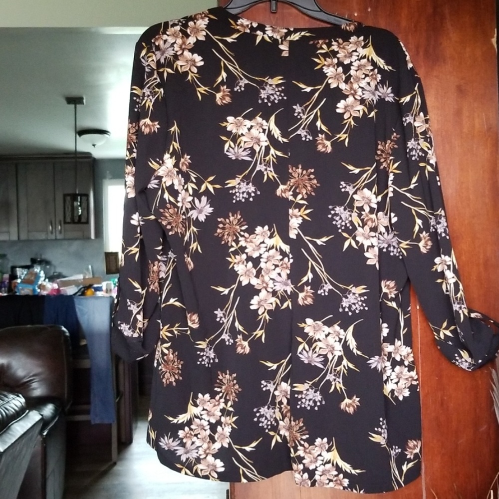 Ladies blouse - Picture 2 of 4